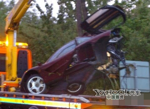 Un accident de voiture de plus pour Mr.Bean !