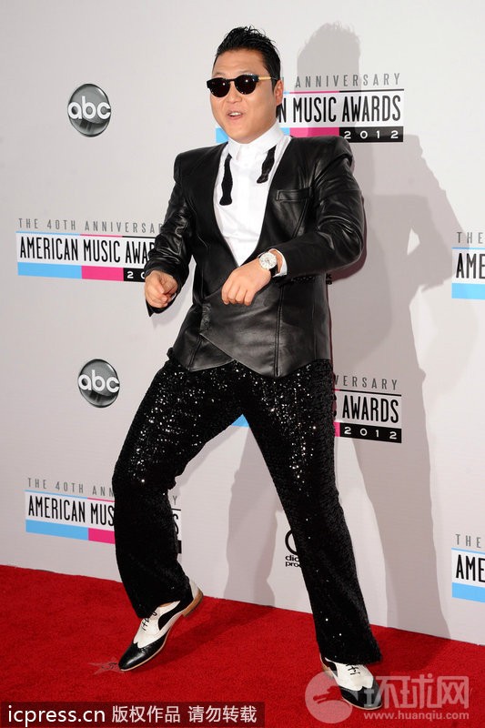 PSY danse le Gangnan Style à la soirée des American Music Awards