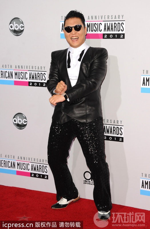 PSY danse le Gangnan Style à la soirée des American Music Awards