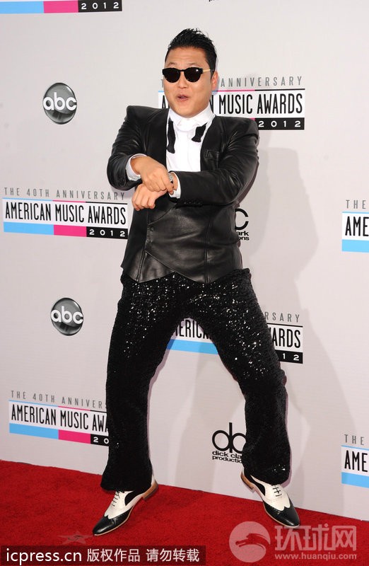 PSY danse le Gangnan Style à la soirée des American Music Awards