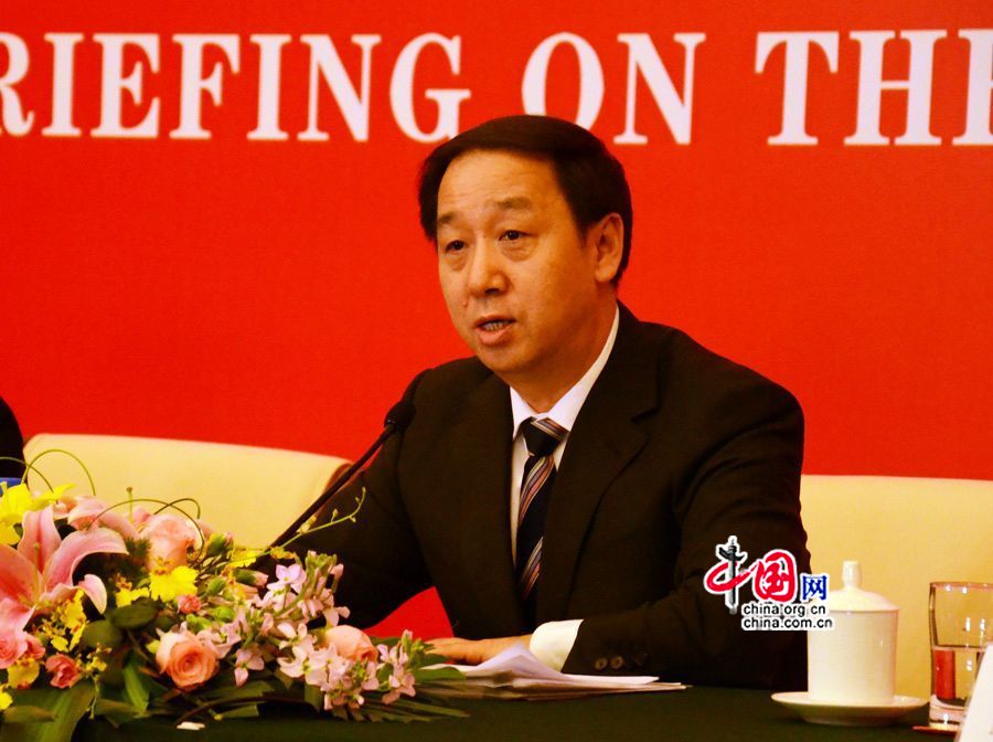 Le 20 novembre, M. Cui Shaopeng, secrétaire général et membre permanent de la Commission centrale de contrôle de la discipline, présente l&apos;édification du Parti pour assurer l&apos;intégrité dans ses rangs et la lutte contre la corruption.