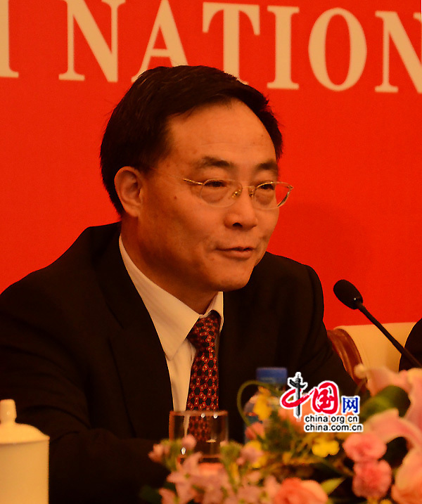 Le 20 novembre, M. Wang Jingqing, directeur adjoint du Département de l&apos;Organisation du CC du PCC présente les nouvelles idées, exigences et missions sur l&apos;édification du Parti et le travail de l&apos;organisation.