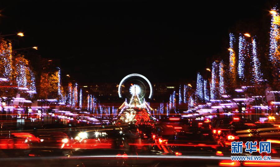 Les illuminations aux Champs-Elysées ouvre la saison de Noël !