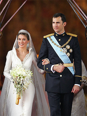 Rétrospective des looks de la princesse Letizia Ortiz Rocasolano d&apos;Espagne