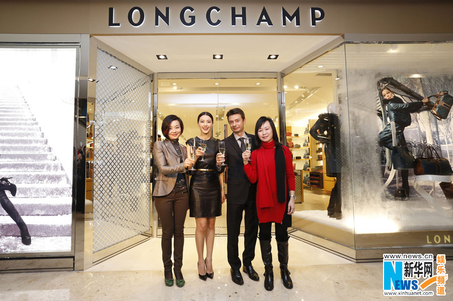 Gao Yuanyuan inaugure une boutique Longchamp à Nanjing