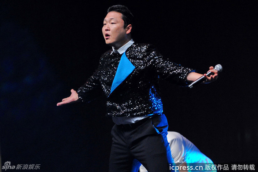 PSY se produit à Singapour 1