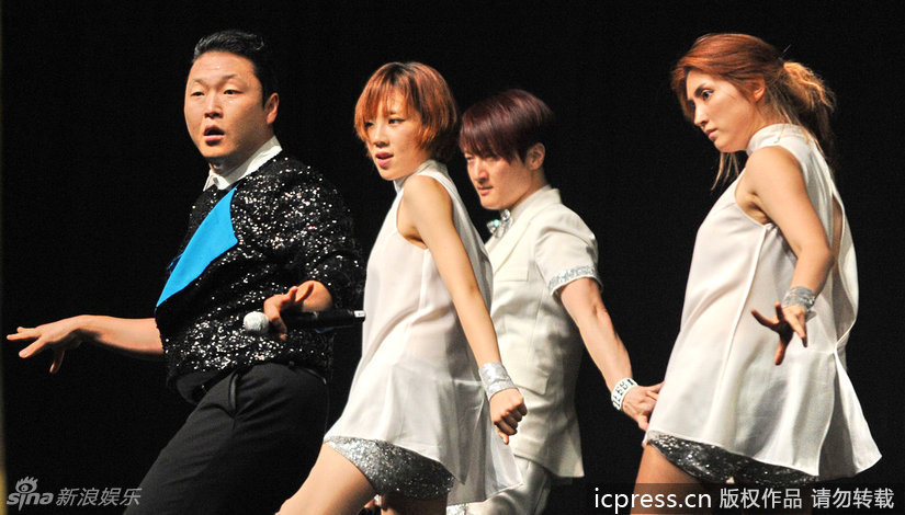 PSY se produit à Singapour 3