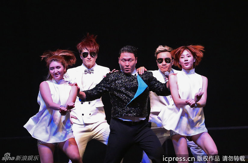 PSY se produit à Singapour 9