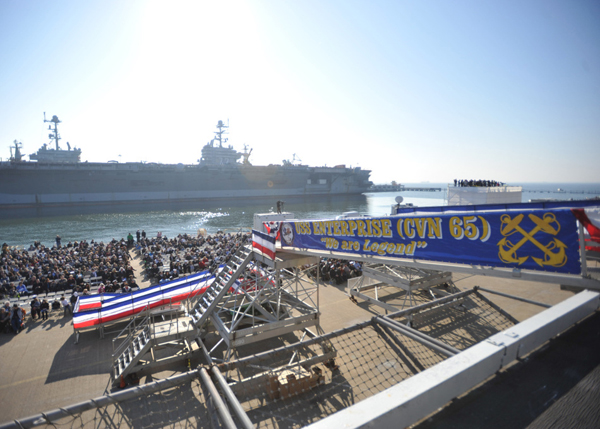 Le premier porte-avion à propulsion nucléaire dans le monde est retiré du service 6