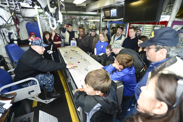 Le premier porte-avion à propulsion nucléaire dans le monde est retiré du service 10