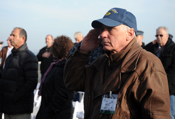 Le premier porte-avion à propulsion nucléaire dans le monde est retiré du service 11