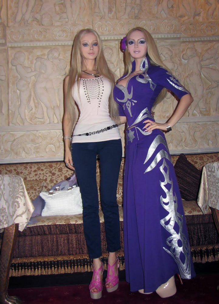 Valeria Lukyanova et Olga Oleynik, les poupées vivantes d&apos;Internet