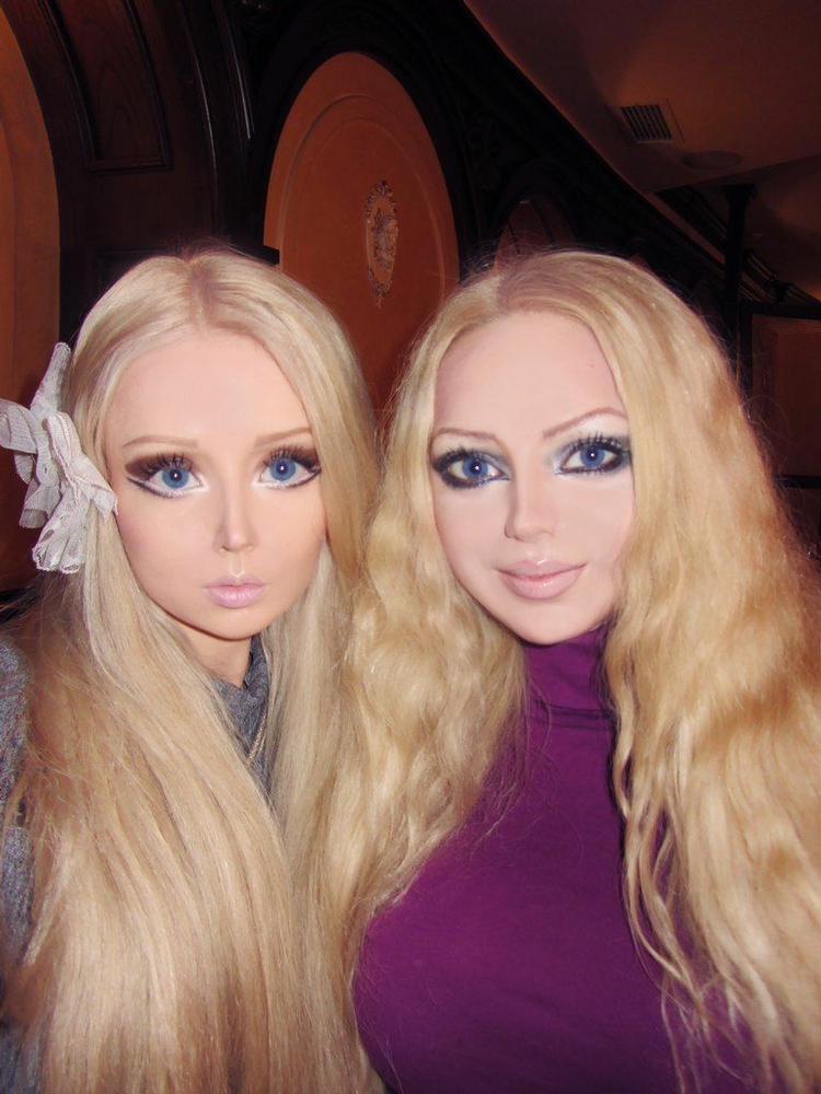 Valeria Lukyanova et Olga Oleynik, les poupées vivantes d&apos;Internet