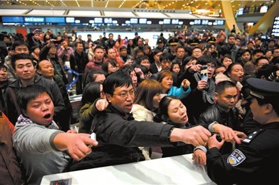 Un conflit éclate à l'aéroport de Kunming après de longs retards