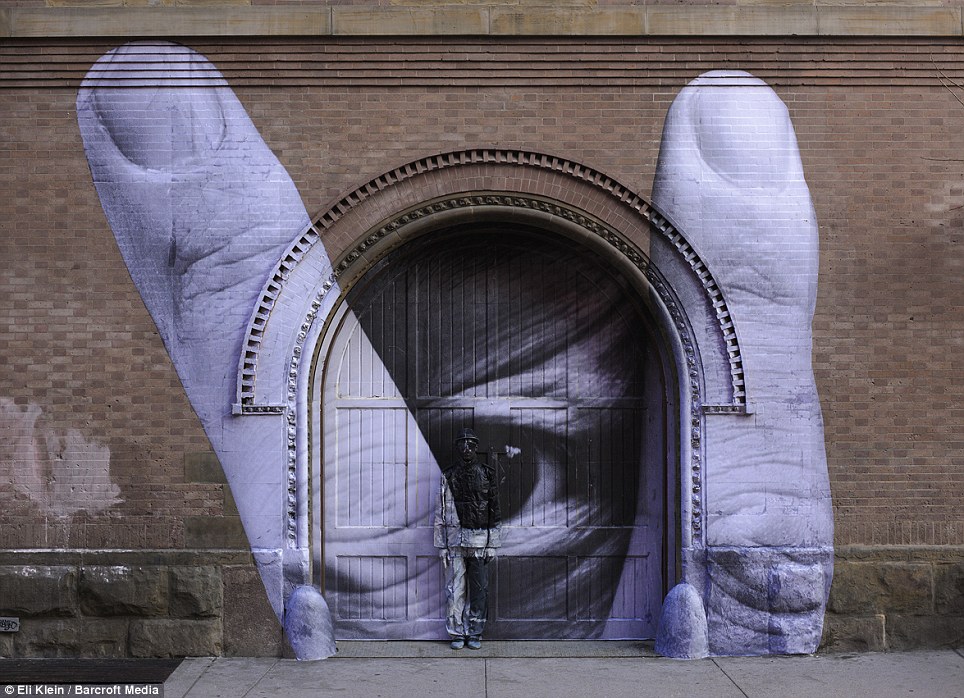 L&apos;art du camouflage par Liu Bolin