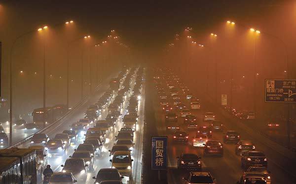Beijing prend des mesures pour contrer les nuages de pollution de longue durée