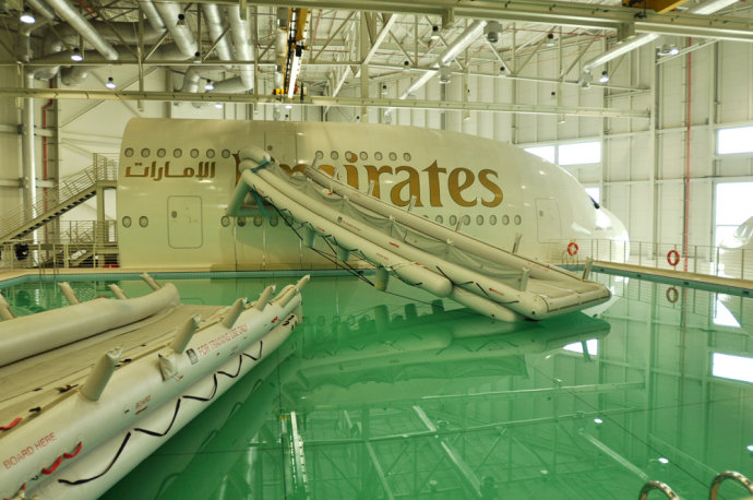 La formation des hôtesses d'Emirates Airlines