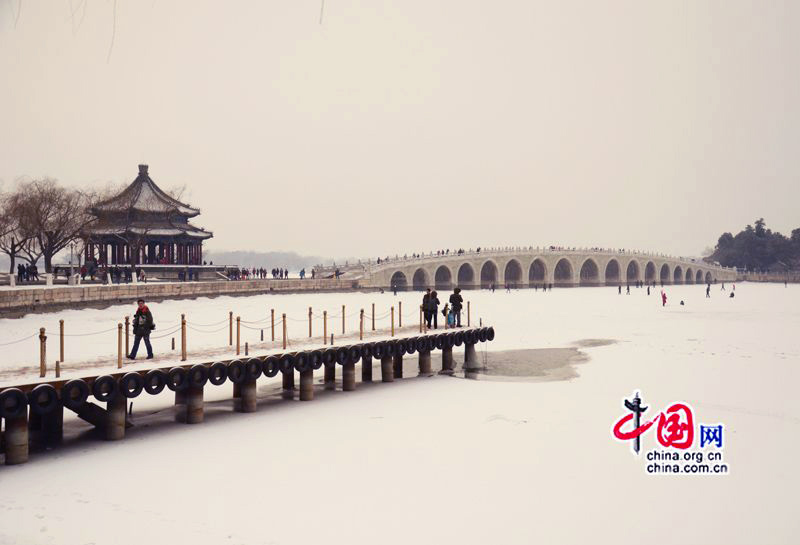 Le pont aux Dix-Sept Arches enneigé.(Crédit photo: Zhu Ying)