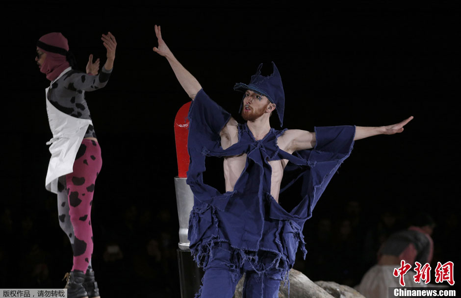 Fashion Week homme de Paris: un défilé très théâtral