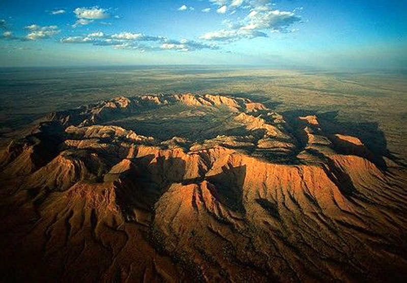 Le cratère de Gosses Bluff, situé dans le Territoire du Nord en plein cœur de l&apos;Australie