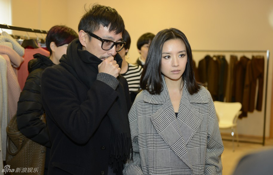 Dong Jie prépare son voyage à la Fashion Week de Milan