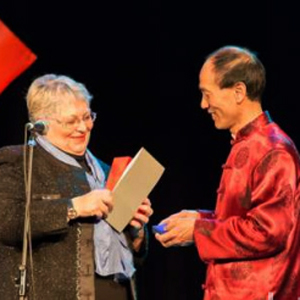 Un Chinois résidant en France reçoit le titre de citoyen d'honneur de la ville de Besançon