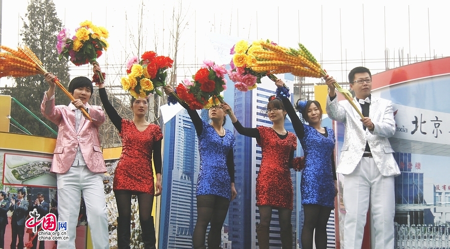 Beijing : magnifique défilé déguisé pour clôturer le Nouvel An chinois