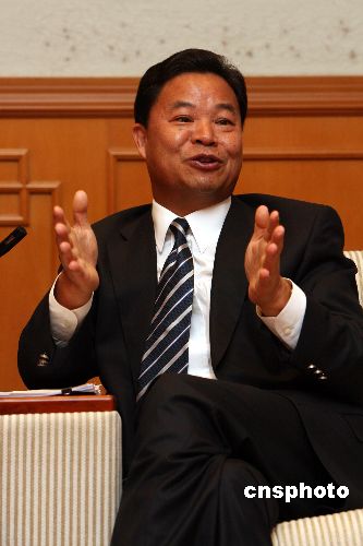 Lü Xinhua: porte-parole de la 1re session du 12e comité national de la CCPPC