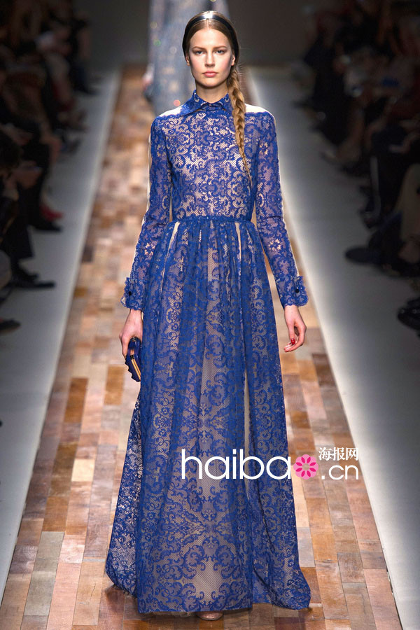 Fashion Week de Paris : La Jeune Fille à la perle de Valentino Fashion Week de Paris : La Jeune Fille à la perle de Valentino