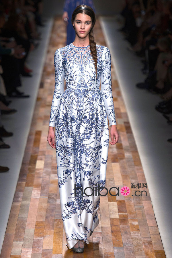 Fashion Week de Paris : La Jeune Fille à la perle de Valentino