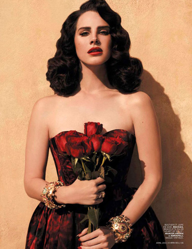 Lana Del Rey pose pour L&apos;Officiel