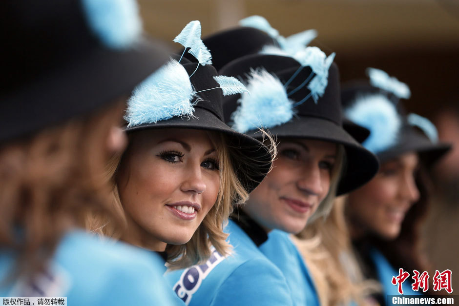 Défilé de chapeaux au Festival de Cheltenham