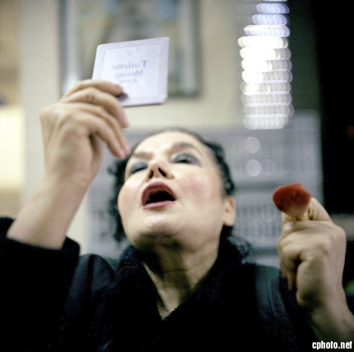 Le portrait des femmes SDF à Paris par Céline Anaya-Gautier