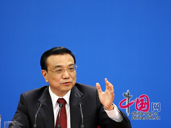 Li Keqiang : Le gouvernement doit inspecter et punir les produits contrefaits et de mauvaise qualité
