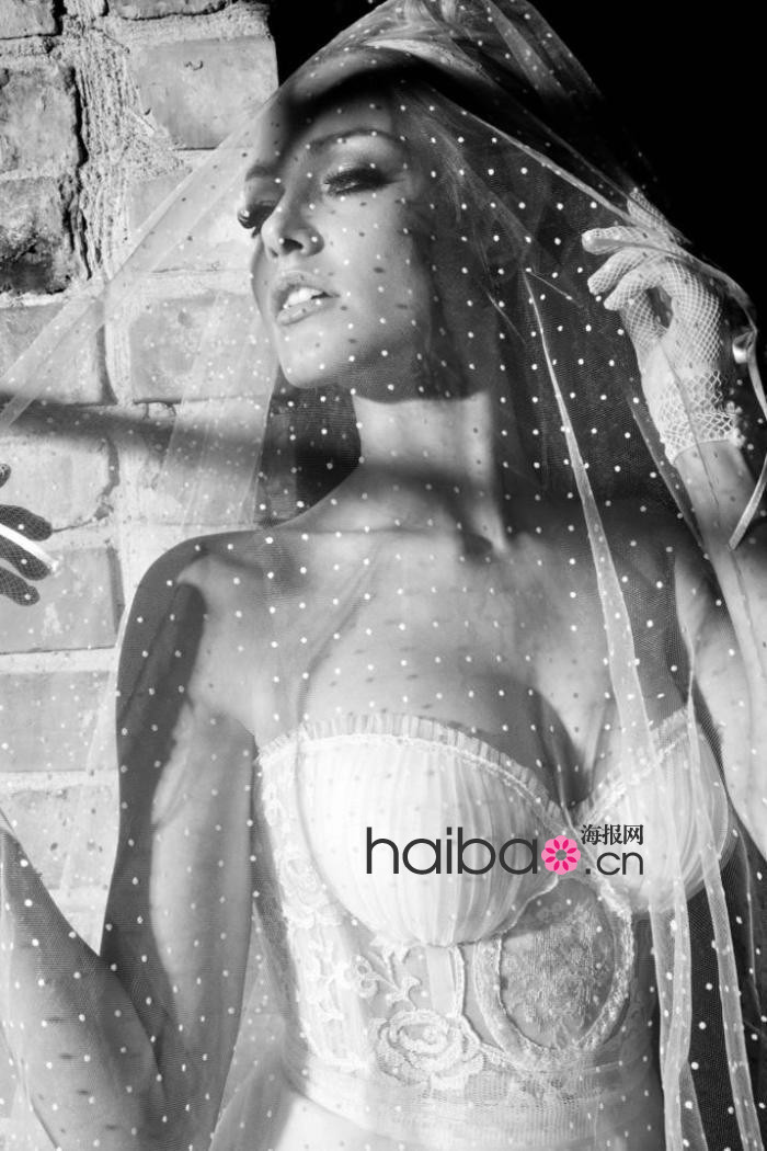 Des robes de mari&#233;e inspir&#233;es de Brigitte Bardot et Grace kelly