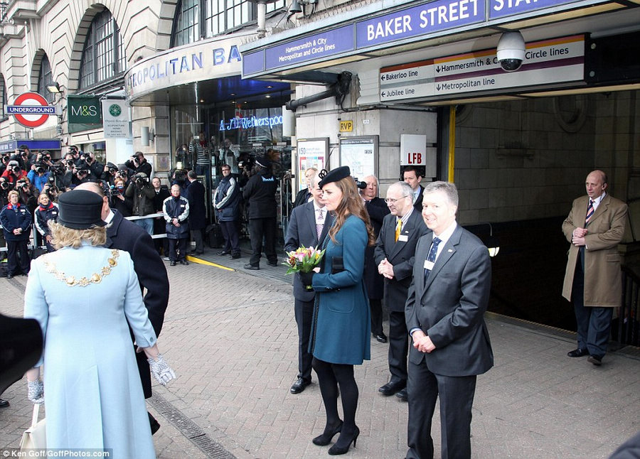 Kate Middleton prend le métro à Londres