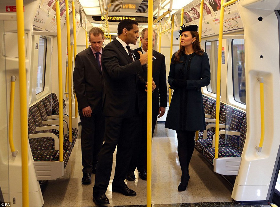 Kate Middleton prend le métro à Londres