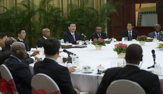 Le président chinois participe à un petit-déjeuner de travail avec des dirigeants africains