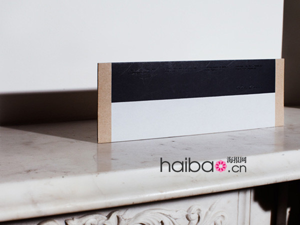 Les cartes d&apos;invitation aux défilés de la Fashion Week homme de Paris