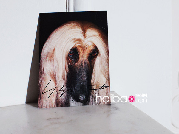 Les cartes d&apos;invitation aux défilés de la Fashion Week homme de Paris