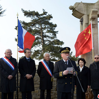 L'ambassadeur chinois en France au Cimetière des travailleurs chinois de Nolette