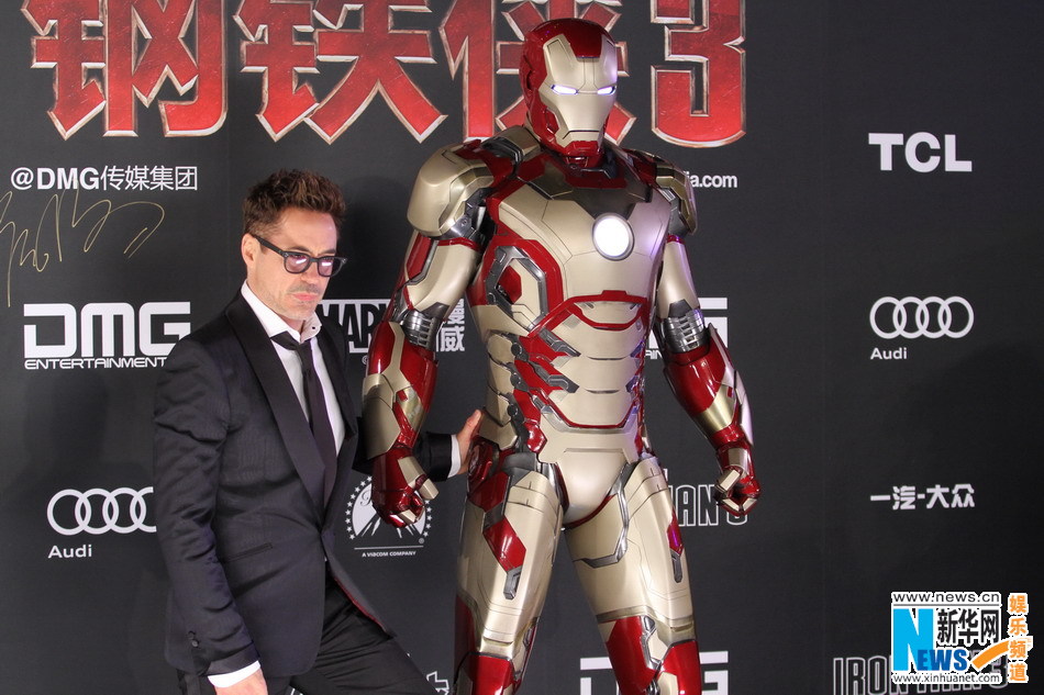 Robert Downey Jr. : Iron Man célèbre son anniversaire à Beijing