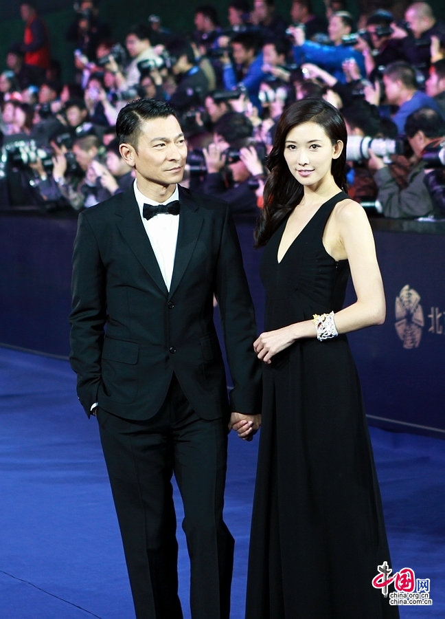 Les stars brillent: tapis rouge (bleu) au festival fu film de Beijing