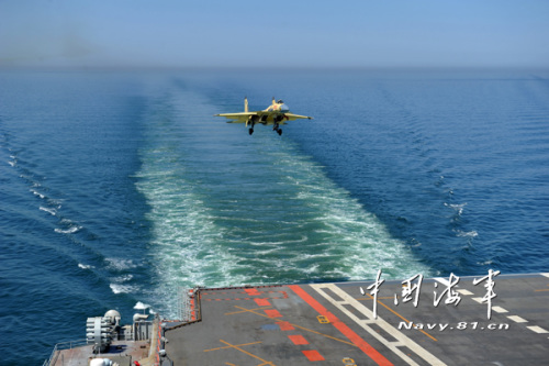 La marine chinoise forme sa première force aérienne embarquée à bord de porte-avions