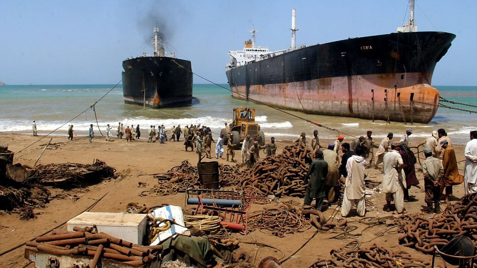 Le plus grand cimetière de bateaux au monde