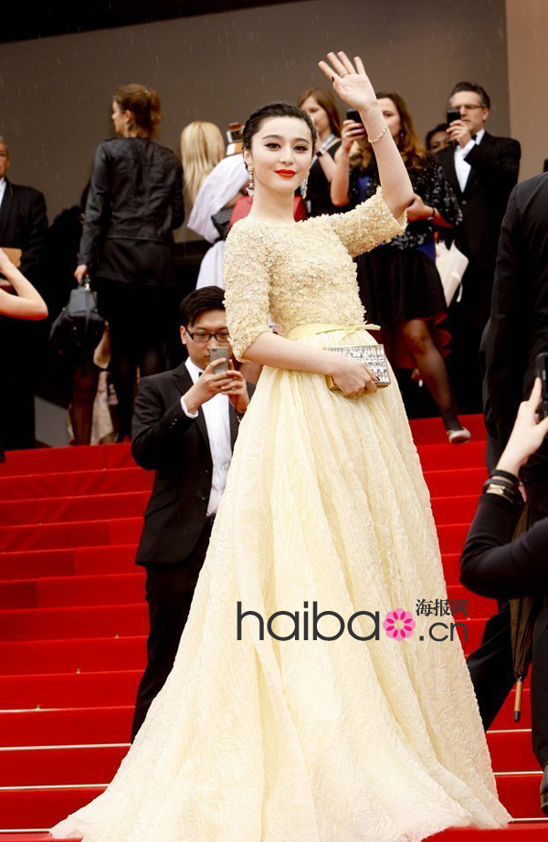 Cannes 2013: Zhang Ziyi et Fan Bingbing montent les marches pour le film Jeune et Jolie