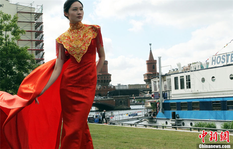 Défilé de mode à Berlin : la culture traditionnelle chinoise à l&apos;honneur
