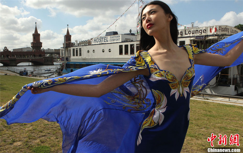 Défilé de mode à Berlin : la culture traditionnelle chinoise à l&apos;honneur