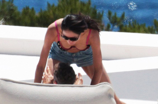 Vengeance de Campbell ? La mannequin chinoise Luo Zilin au chômage après la révélation de sa liaison Vengeance de Campbell ? La mannequin chinoise Luo Zilin au chômage après la révélation de sa liaison