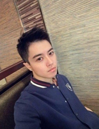 Le plus beau mec est… une fille ! Le plus beau mec est… une fille !